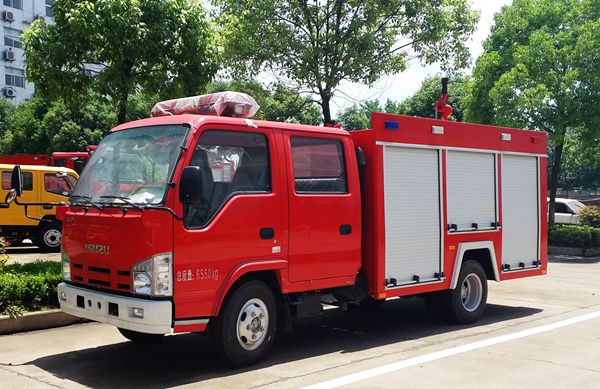 五十铃2吨水罐消防车（100P）